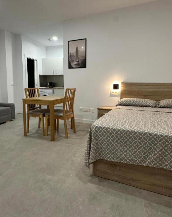 Estupendo Piso A 5 Min De La Estacion De Bus Y Tren Maria Zambrano Apartment Malaga Bagian luar foto