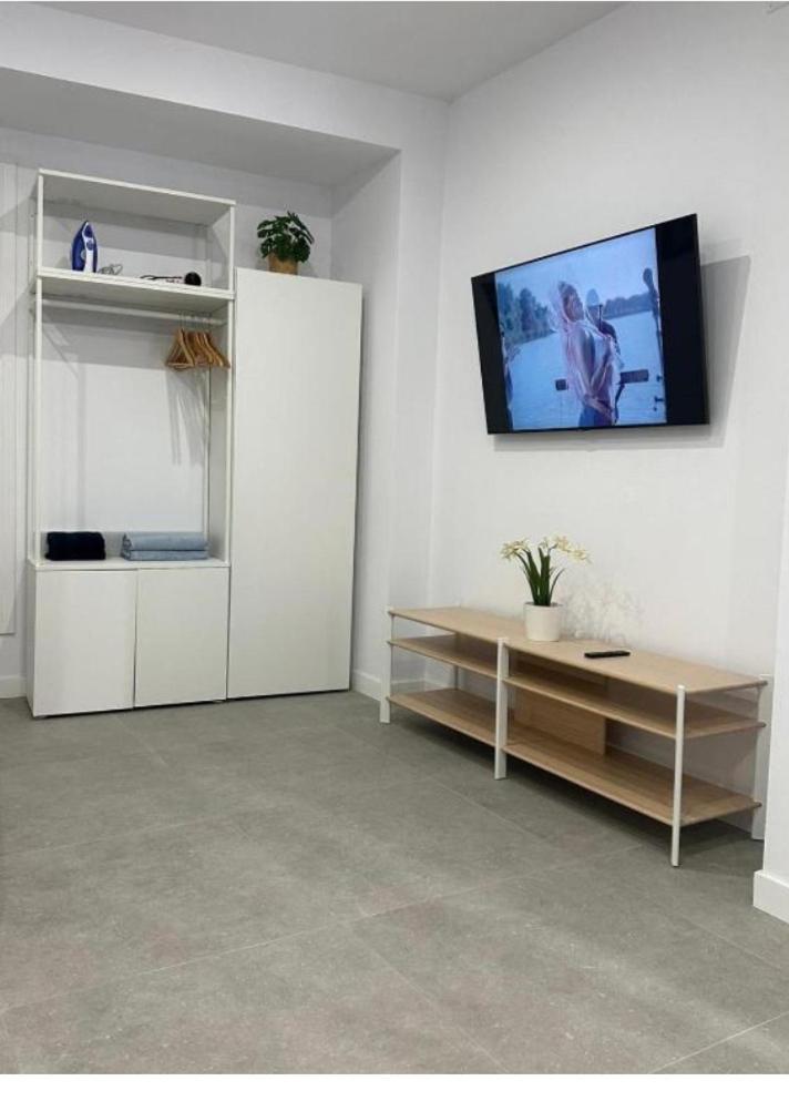 Estupendo Piso A 5 Min De La Estacion De Bus Y Tren Maria Zambrano Apartment Malaga Bagian luar foto