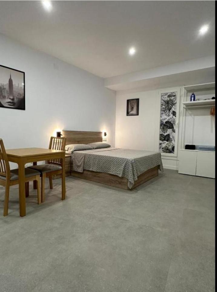 Estupendo Piso A 5 Min De La Estacion De Bus Y Tren Maria Zambrano Apartment Malaga Bagian luar foto